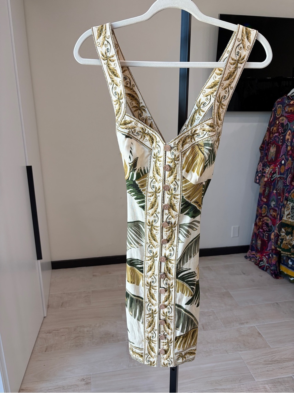 Farm Rio: Off-White Trancoso Buttoned Mini
Dress - Picture 4 of 11